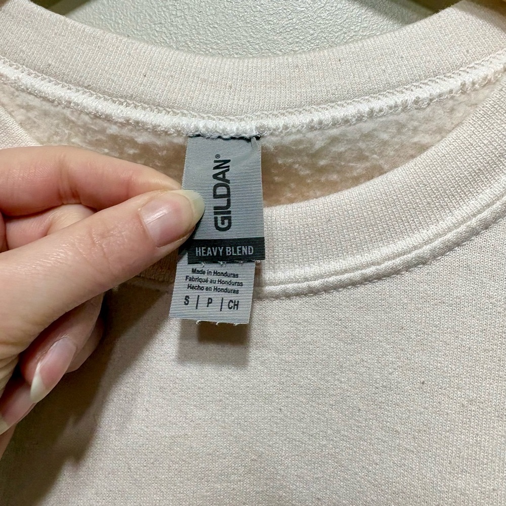 Gildan Cream Crewneck Sweatshirt Pullover Unisex Size Small - Picture 6 of 9